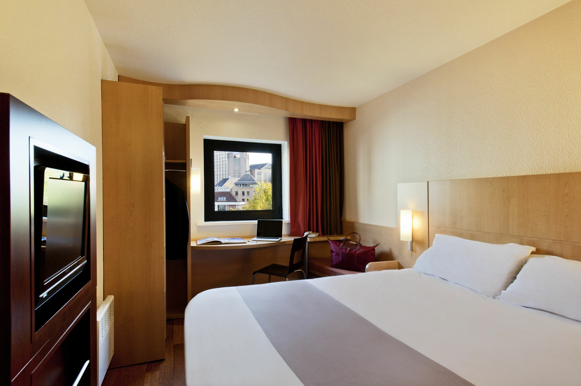 B&B Hotel Calais Terminal Cite Europe 3 Etoiles Coquelles Exterior photo